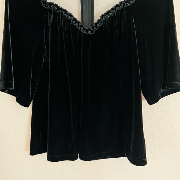 Foxiedox women's Black Mesh Neck Line Blouse Top XS - Picture 3 of 9